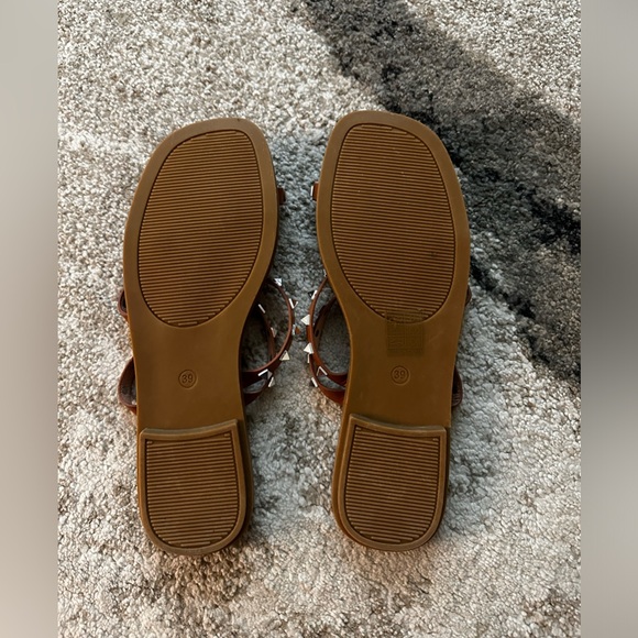 Sandals - Picture 2 of 3